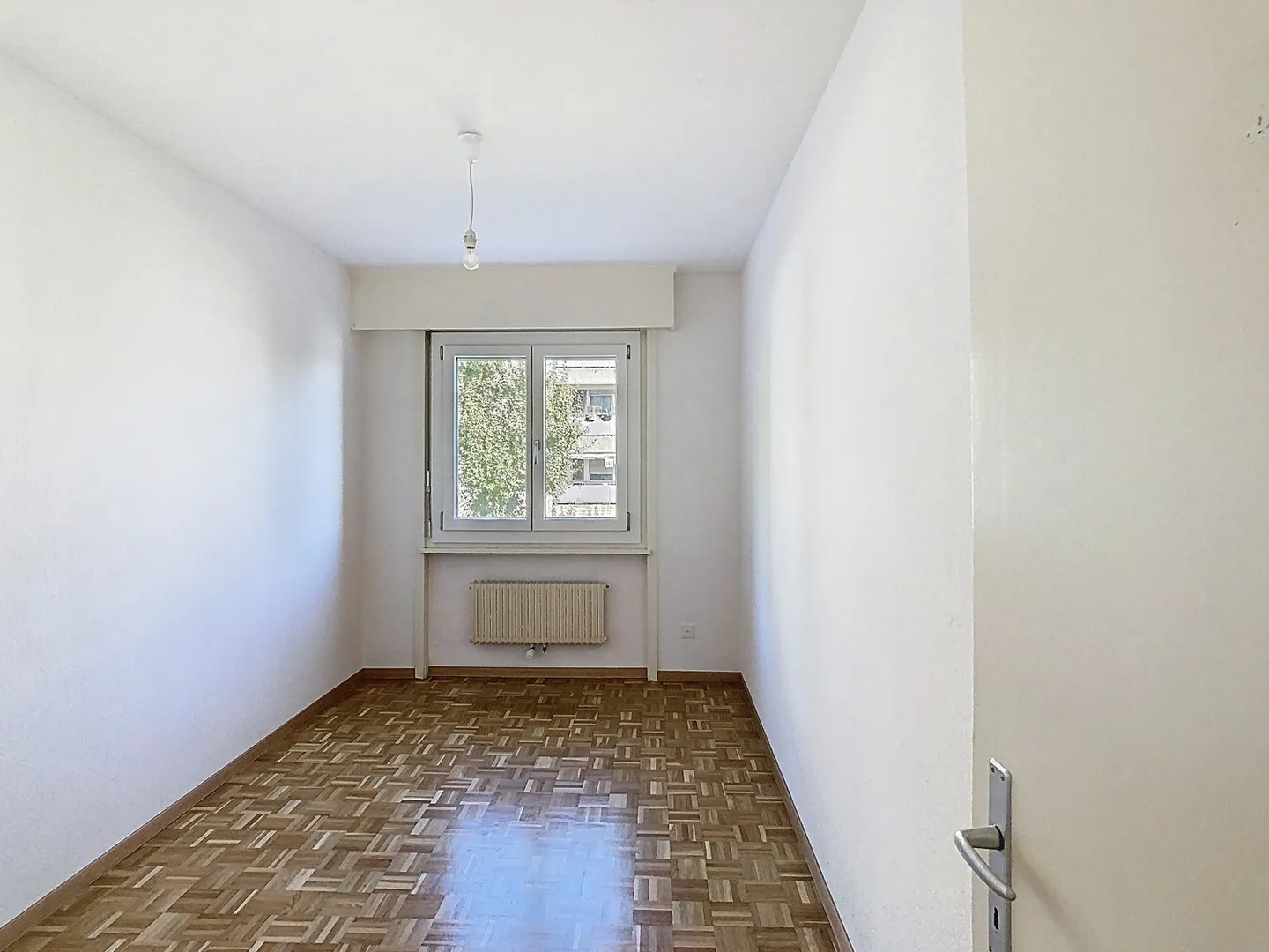 SCHÖNE 3½ ZIMMER IN EINER GRÜNEN UMGEBUNG - Foto 5 von 12