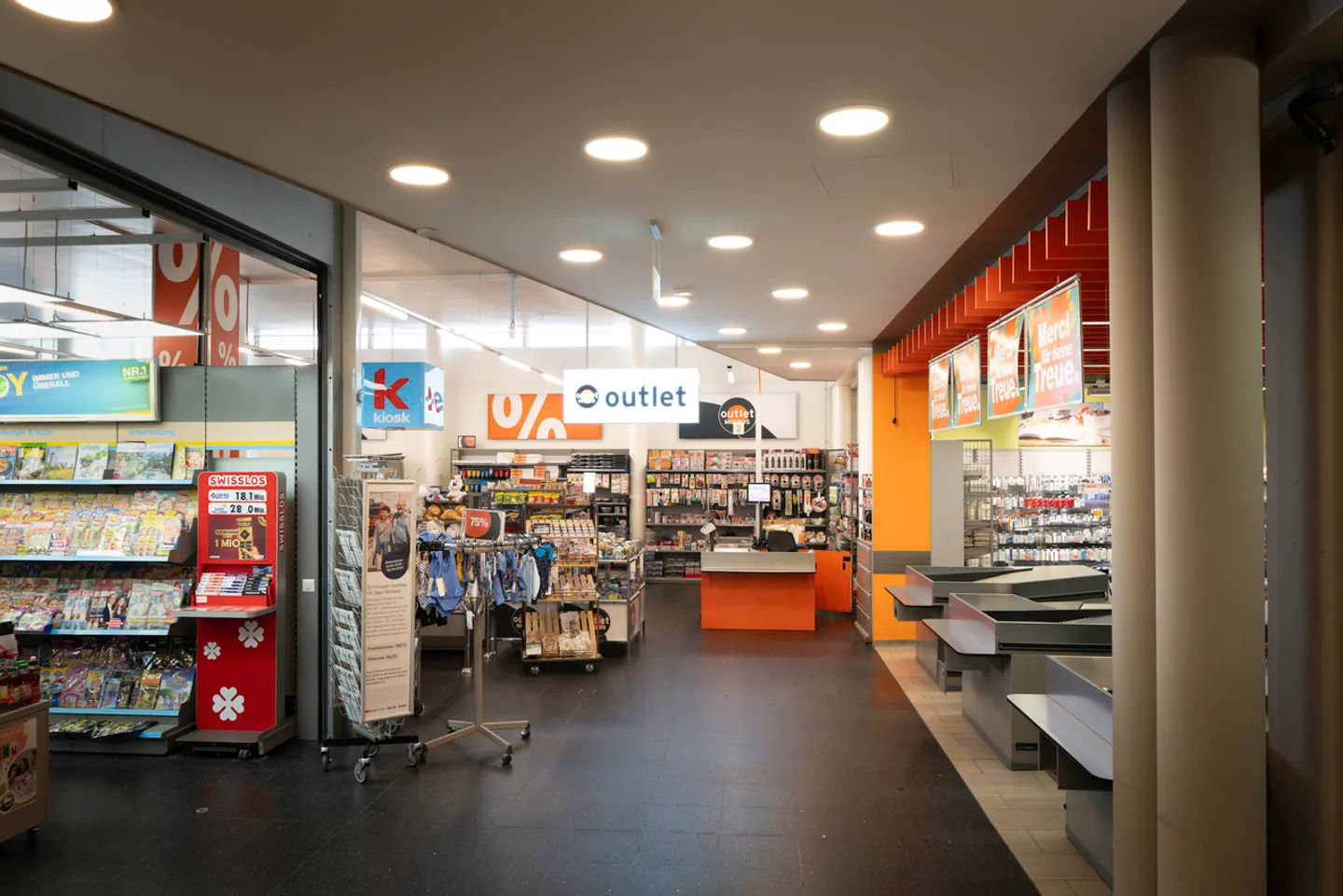 Retail space with 120m² in neighborhood center – Migros Basel - Photo 3 of 6