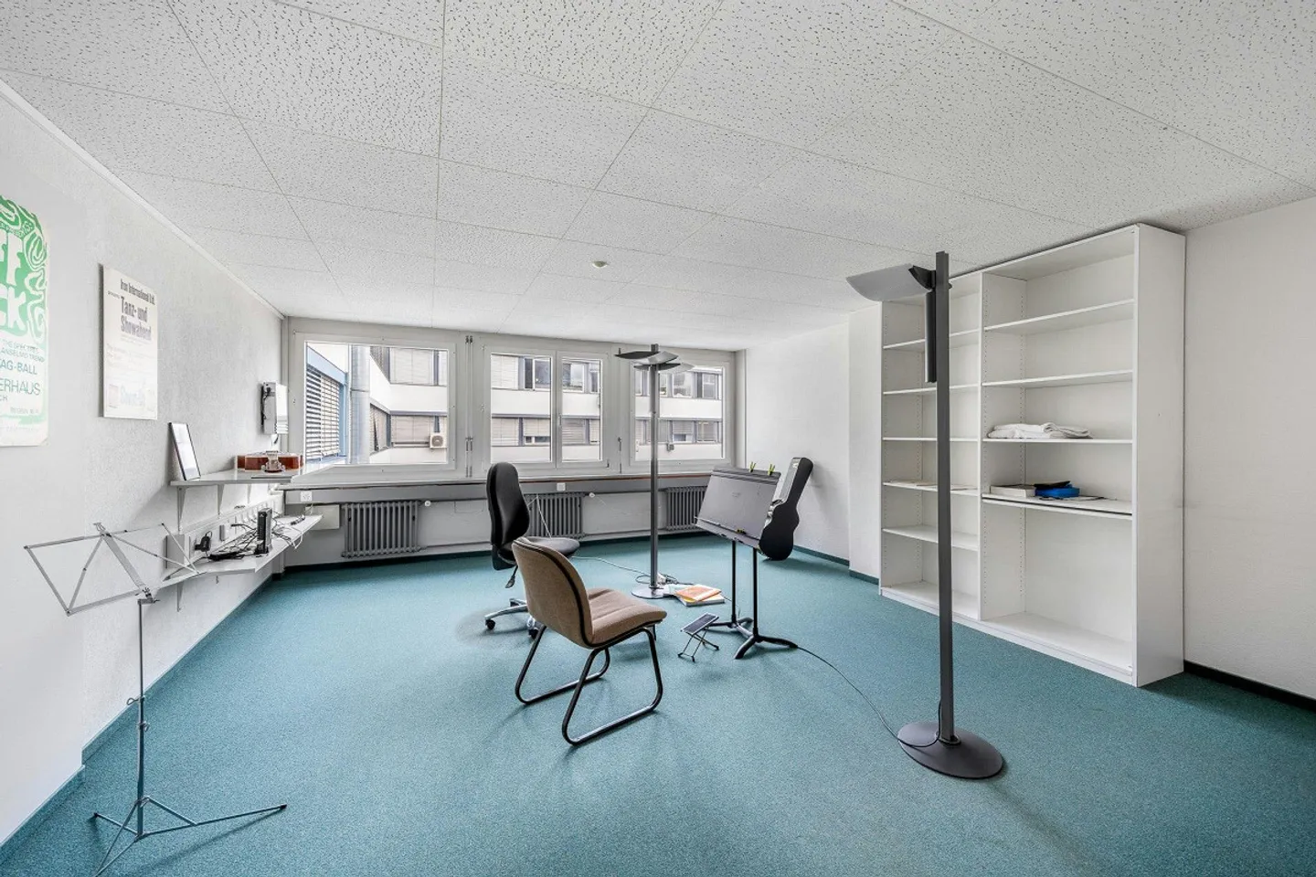Attractive office space on the 4th floor with optimal accessibility - Photo 1 of 8