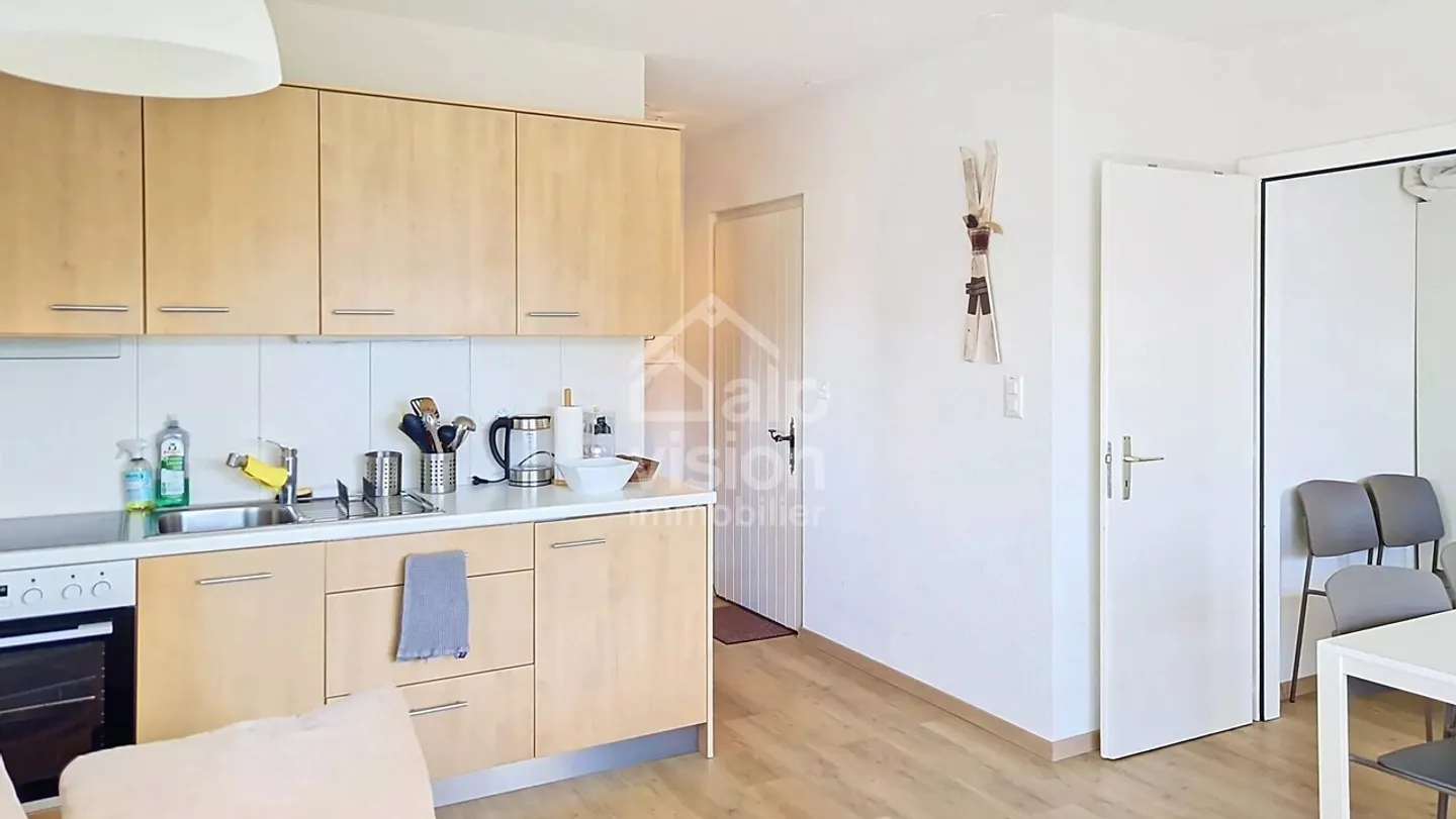 2,5 ZIMMER MIT PANORAMABLICK IM HERZEN DER STATION, 4 TäLER - Foto 8 von 13
