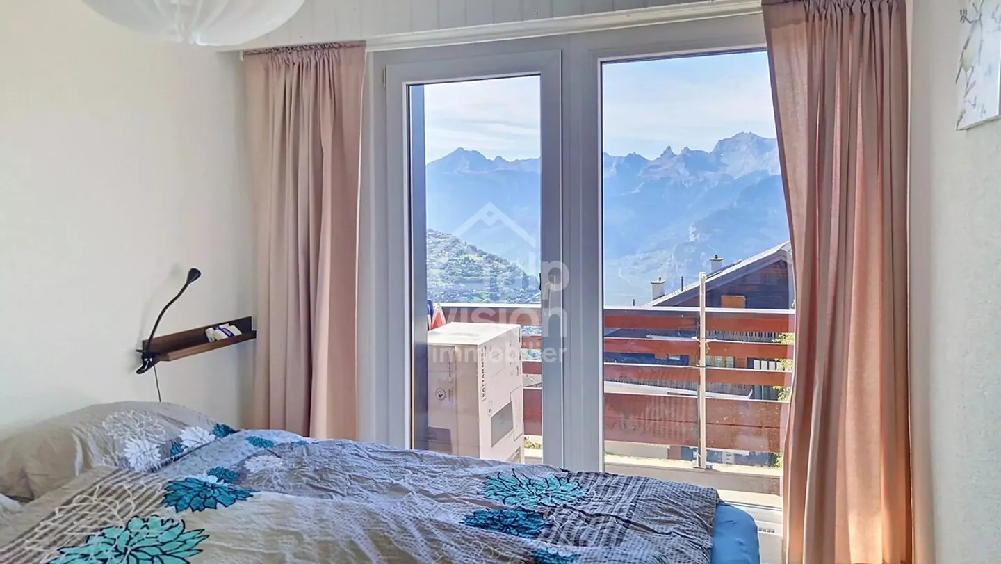 2,5 ZIMMER MIT PANORAMABLICK IM HERZEN DER STATION, 4 TäLER - Foto 9 von 13