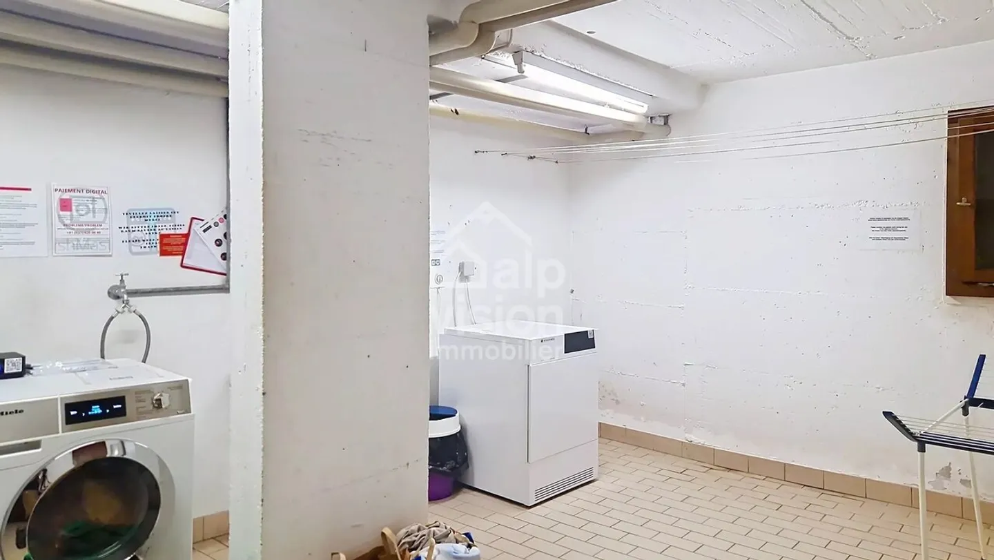 2,5 ZIMMER MIT PANORAMABLICK IM HERZEN DER STATION, 4 TäLER - Foto 12 von 13