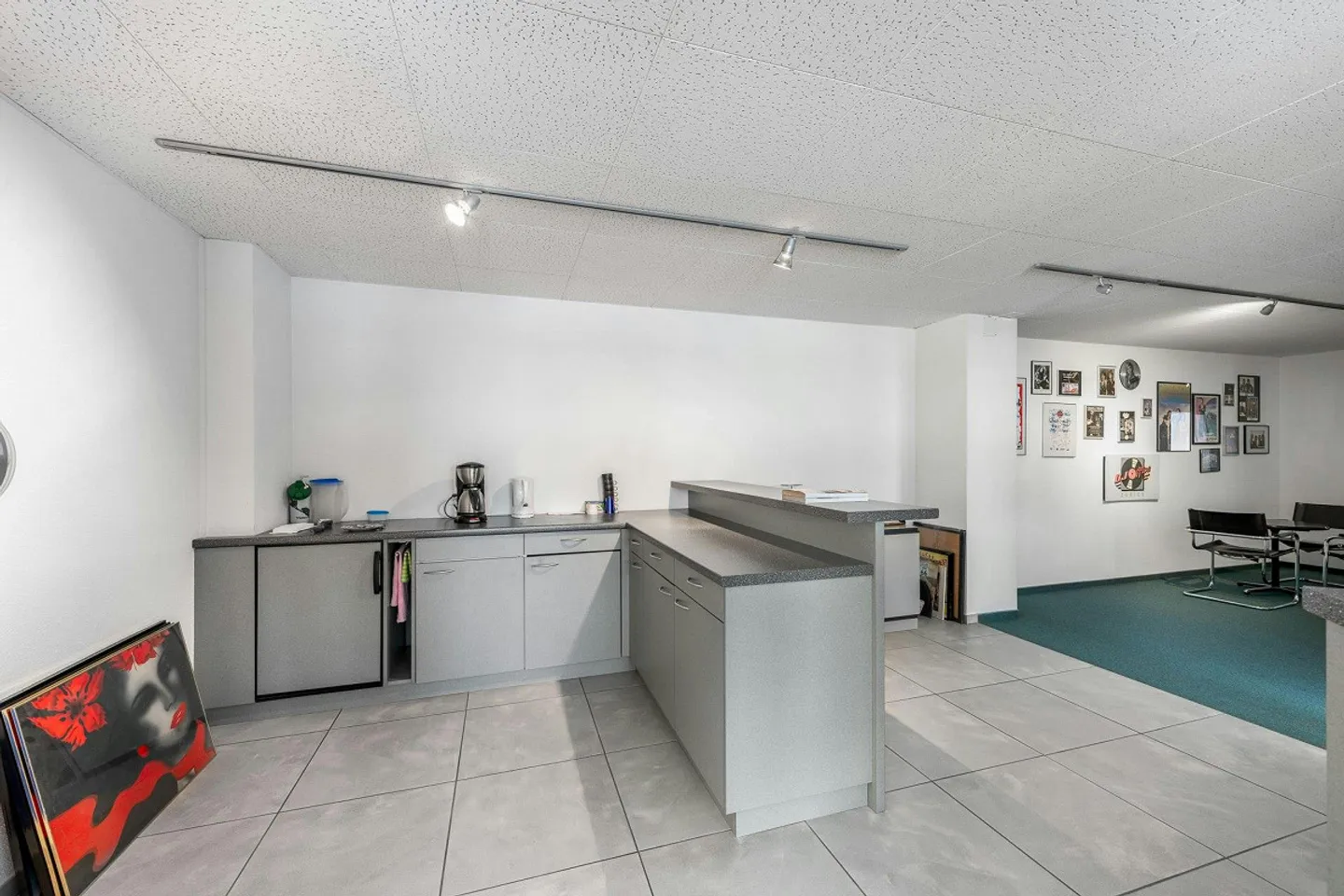 Attractive office space on the 4th floor with optimal accessibility - Photo 4 of 8