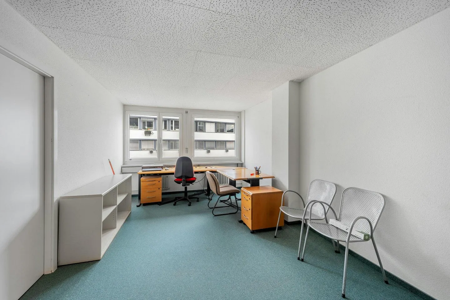 Attractive office space on the 4th floor with optimal accessibility - Photo 5 of 8