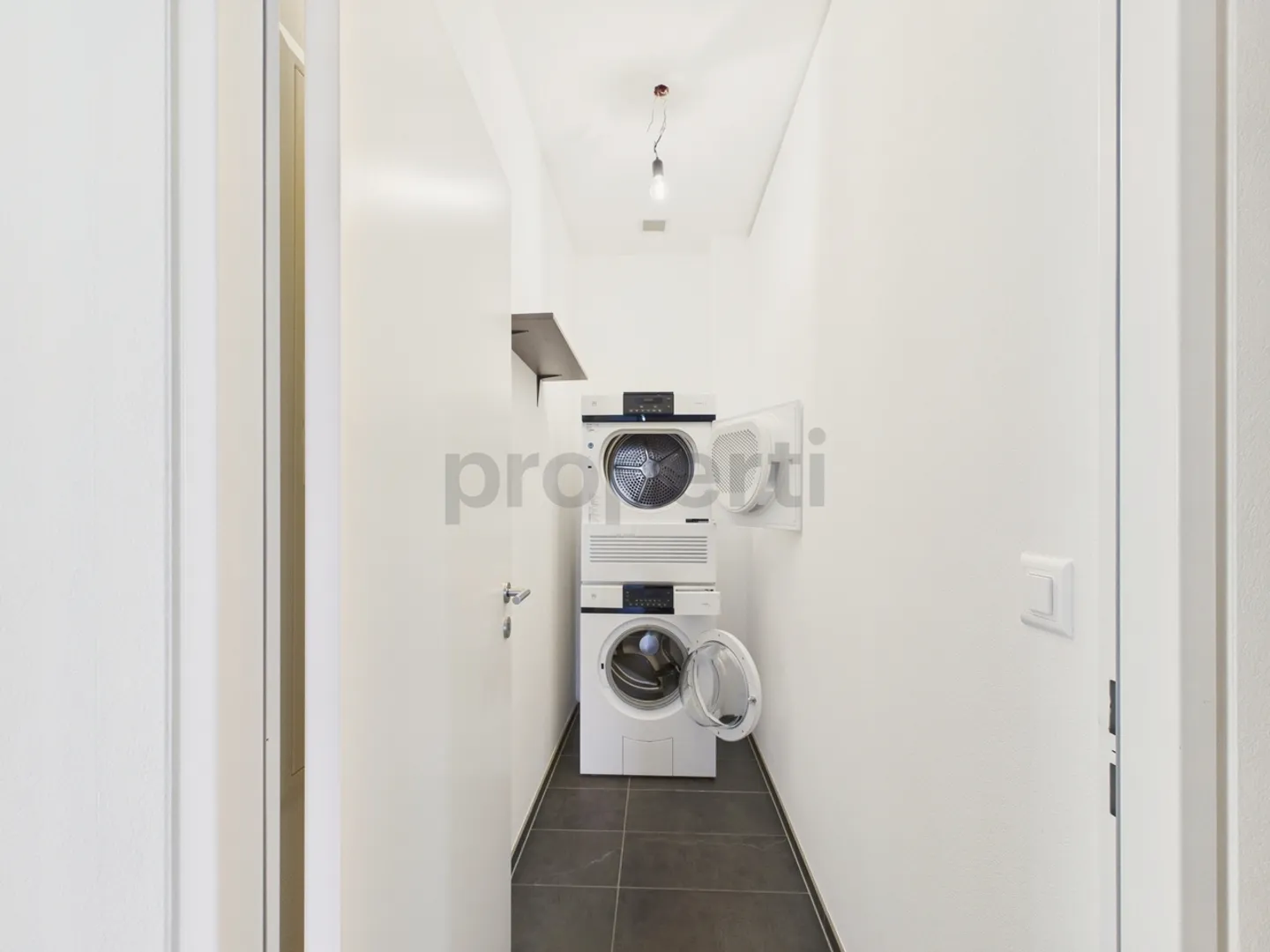 Moderno appartamento di 3,5 stanze con balcone a Bienne - Foto 9 di 11