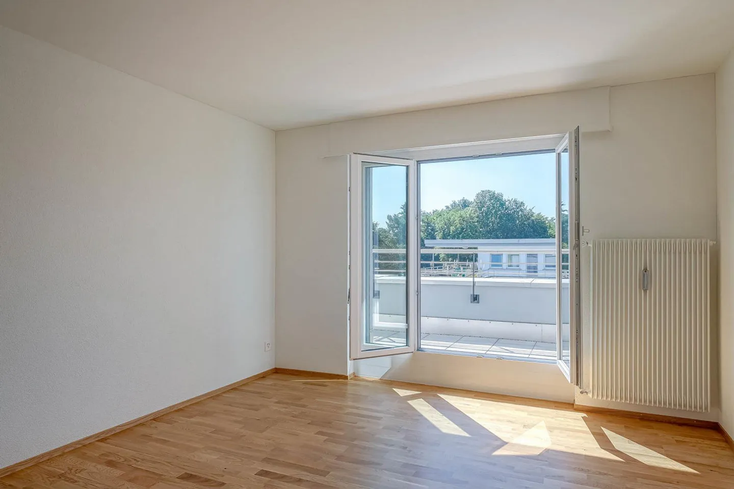 Appartamento attico 4.5 camere ultra moderno con panorama a 360° - Foto 10 di 13