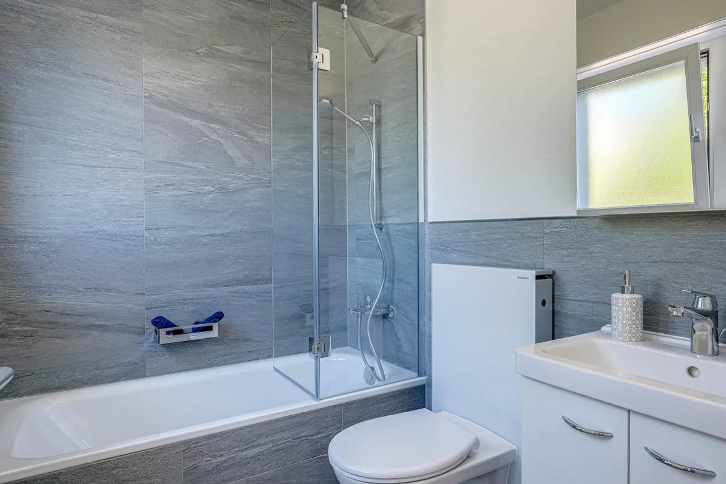Appartamento attico 4.5 camere ultra moderno con panorama a 360° - Foto 11 di 13