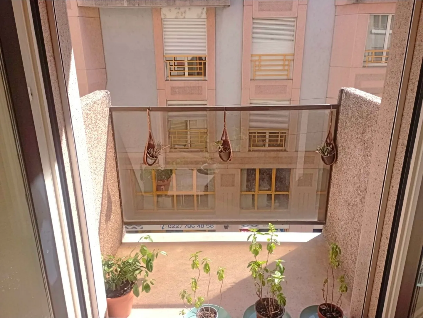 Charming Apartment in Eaux-Vives - Photo 3 of 4