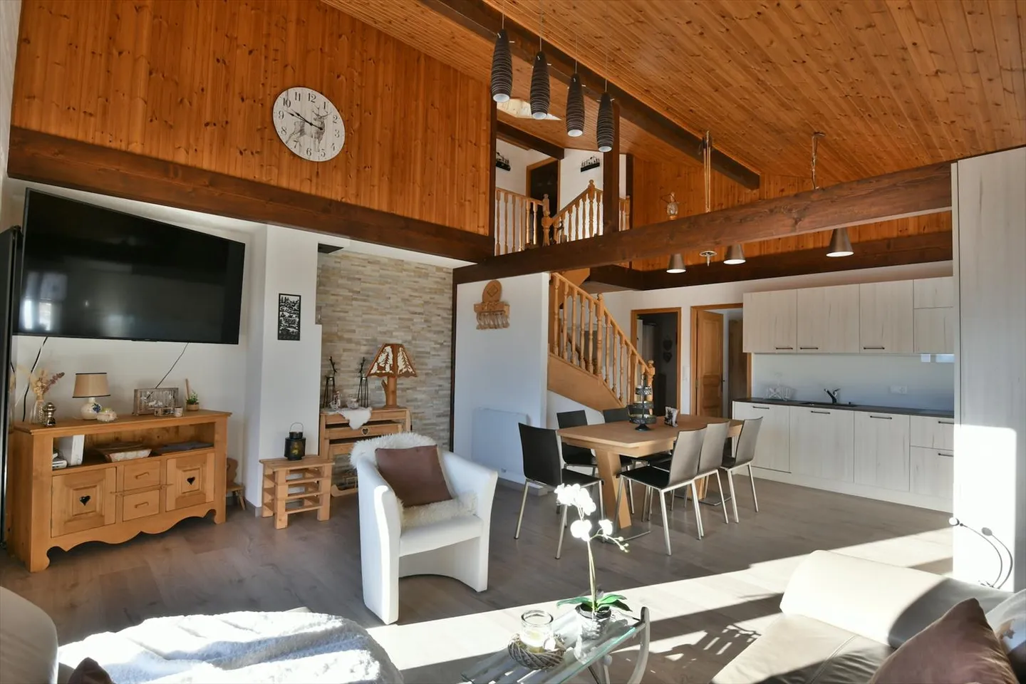 Wunderschöner, renovierter Duplex mit 6,5 Zimmern, sehr gut gelegen in Mayens-de-Chamoson - Foto 4 von 15