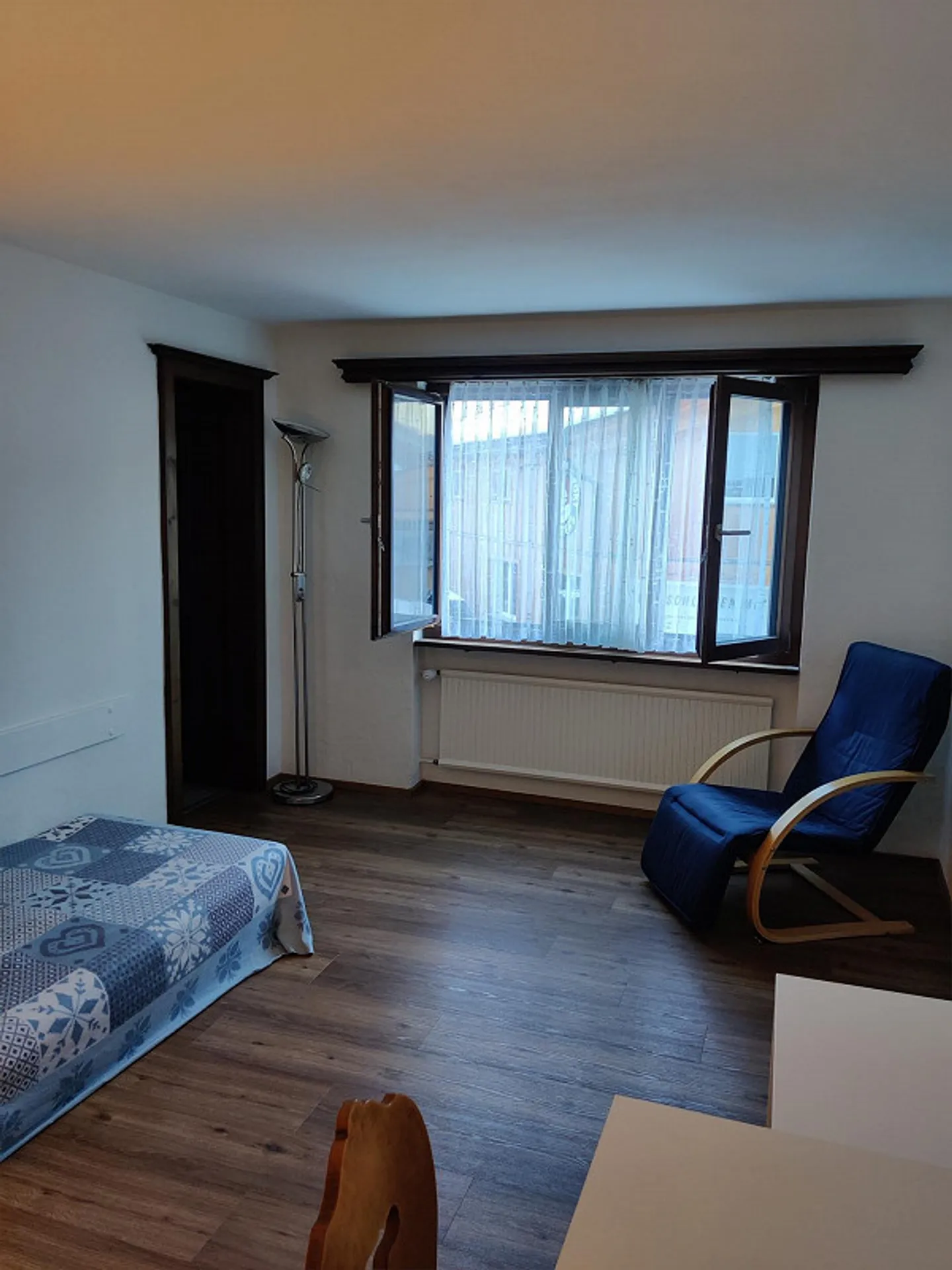 Schöne 1.5-Zimmerwohnung im Herzen von Klosters per 1. April 2026 - Foto 3 von 12