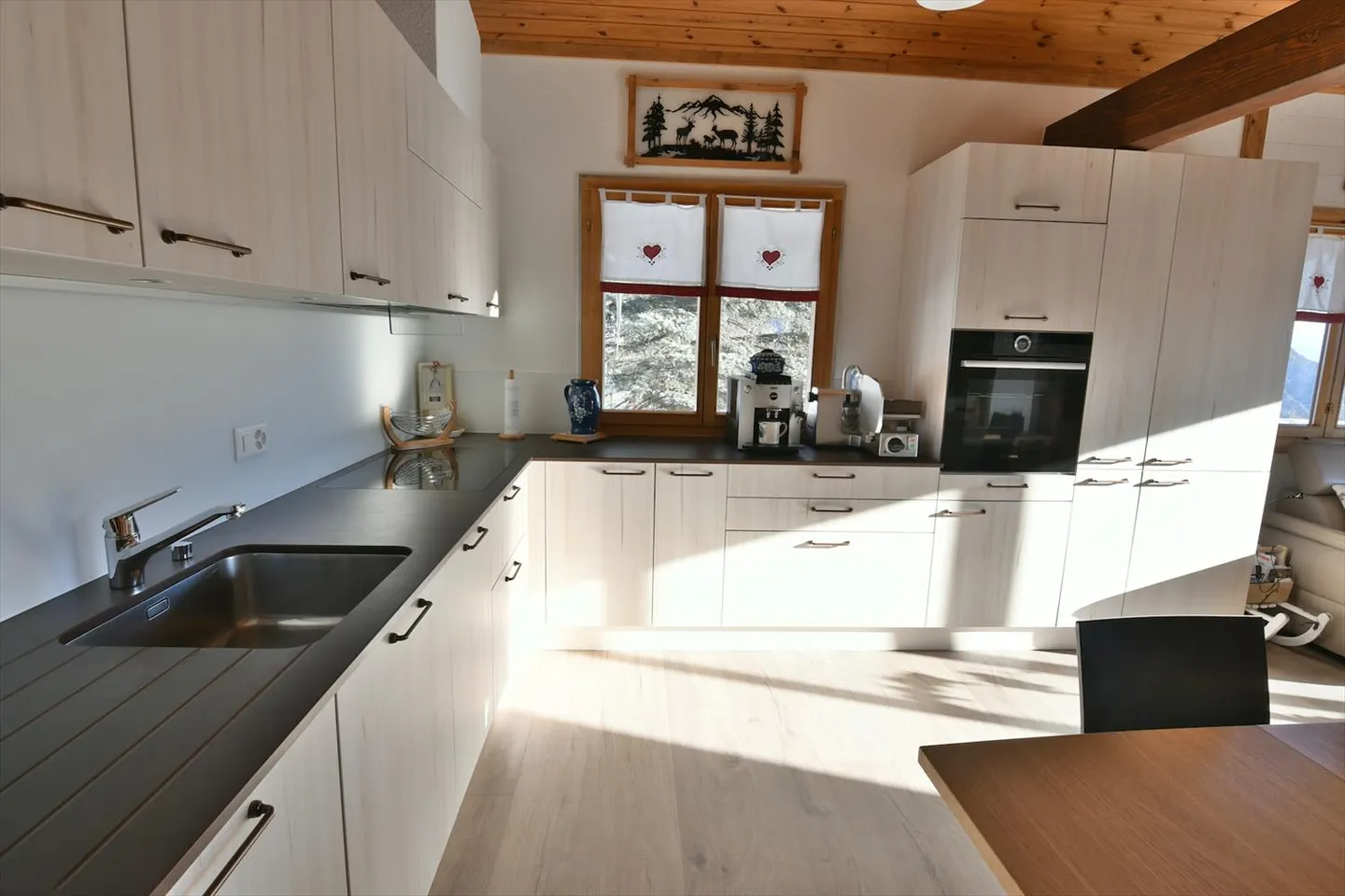 Wunderschöner, renovierter Duplex mit 6,5 Zimmern, sehr gut gelegen in Mayens-de-Chamoson - Foto 5 von 15