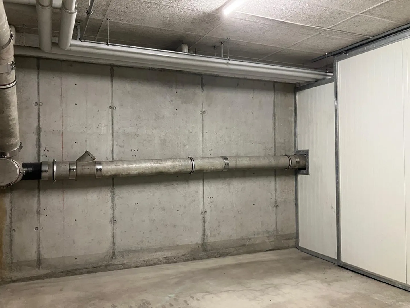 Spazio di stoccaggio (24 m2) - Foto 5 di 7