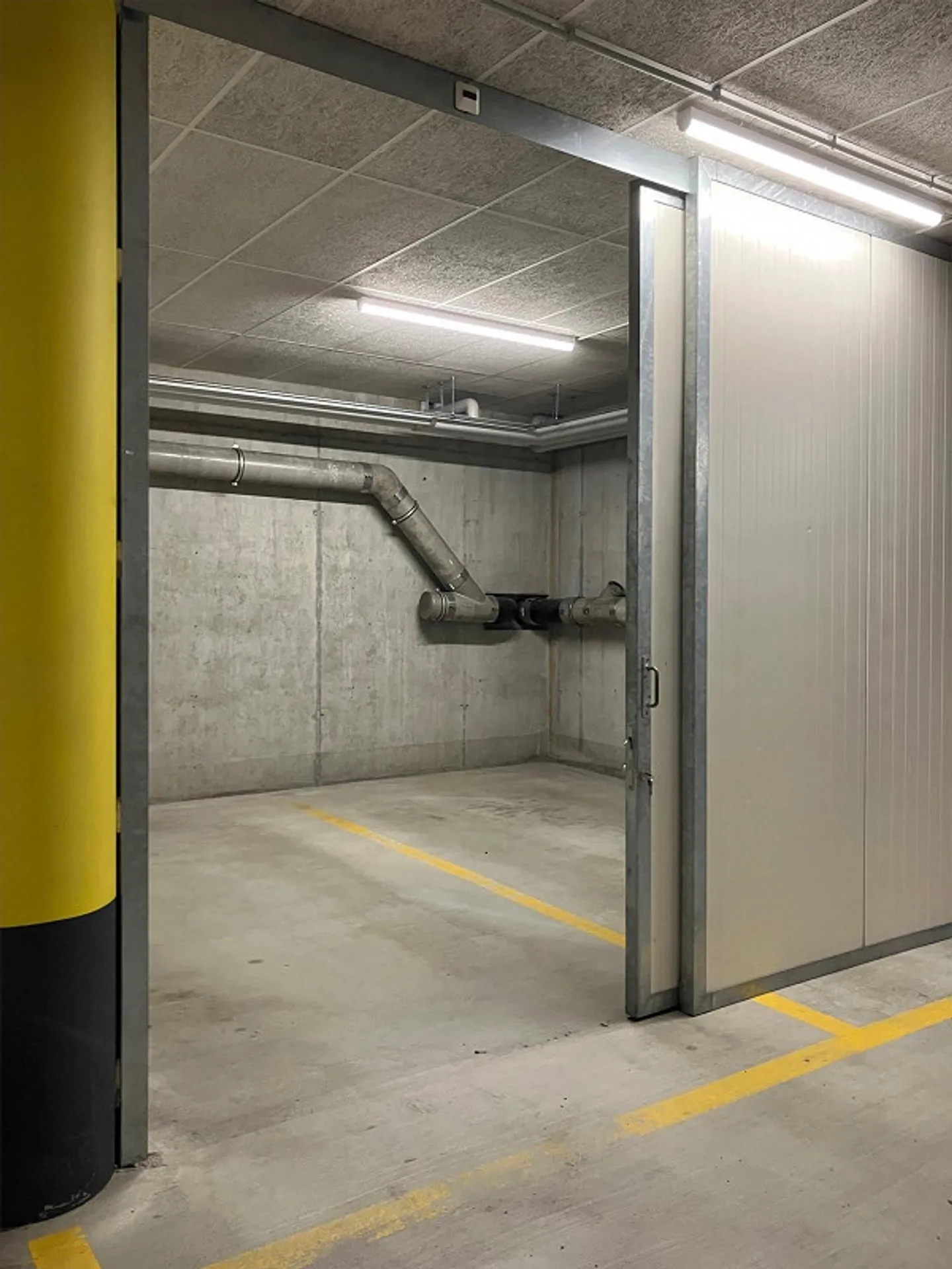 Spazio di stoccaggio (24 m2) - Foto 7 di 7
