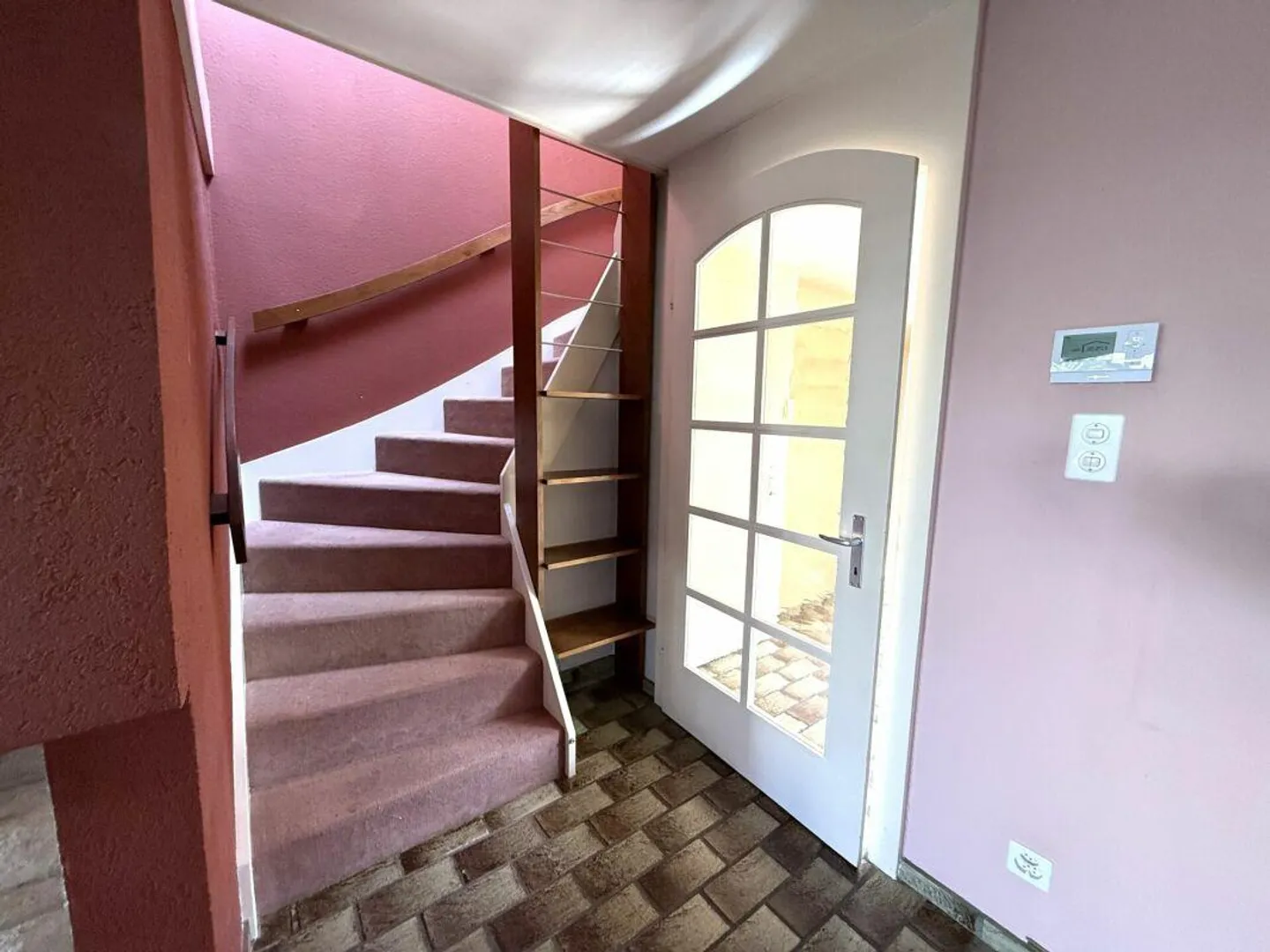 Maison individuelle d'angle de 4 1/2 pièces située au calme avec jardin - Photo 6 sur 21