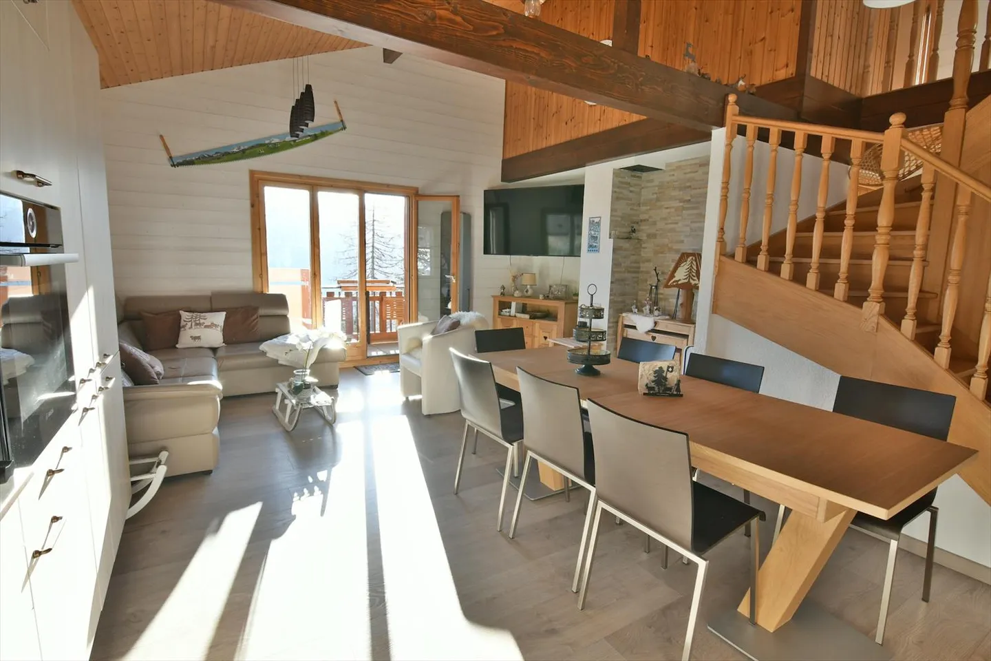 Wunderschöner, renovierter Duplex mit 6,5 Zimmern, sehr gut gelegen in Mayens-de-Chamoson - Foto 2 von 15