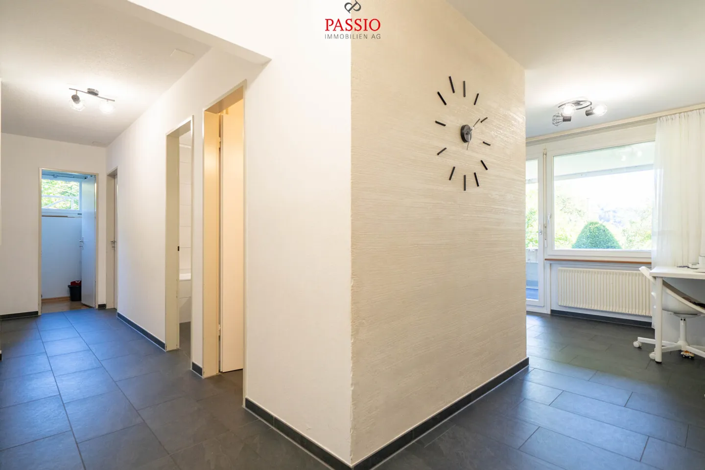 Appartamento familiare di 6 stanze ben tenuto in una posizione tranquilla con ottimi collegamenti di trasporto - Foto 12 di 21