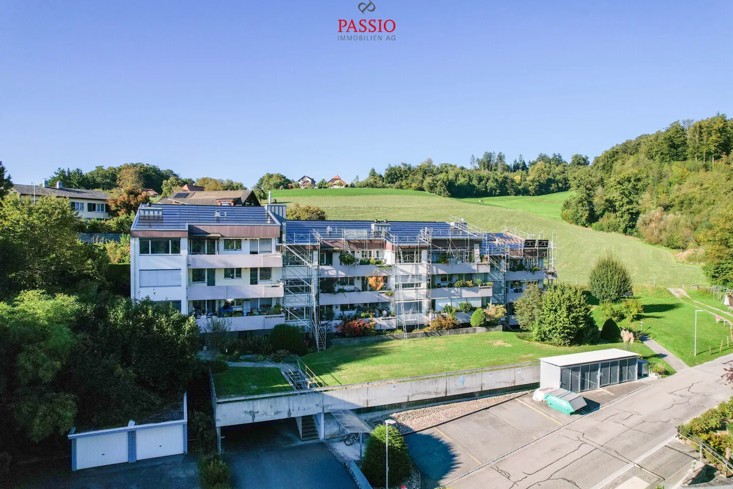 Appartamento familiare di 6 stanze ben tenuto in una posizione tranquilla con ottimi collegamenti di trasporto - Foto 21 di 21