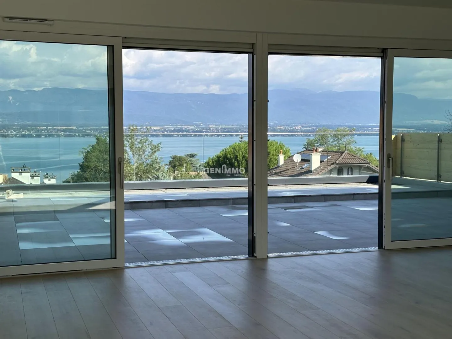 Stupendo Triplex con Vista Lago - Foto 1 di 2