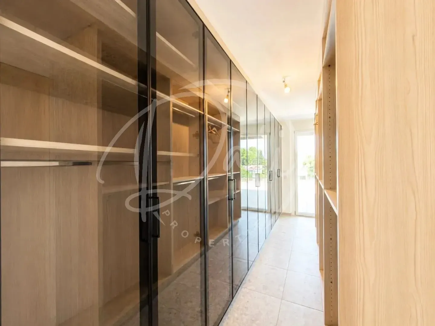 Luxury Penthouse in Troinex - Photo 5 of 9