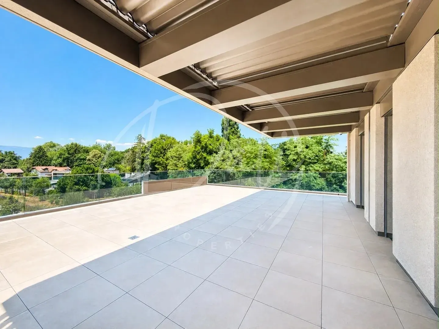 Luxury Penthouse in Troinex - Photo 8 of 9