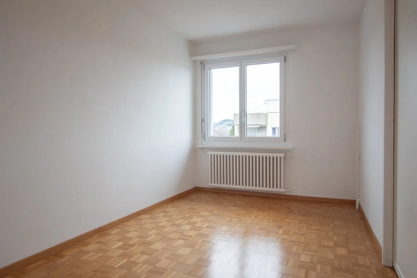 Belle appartement de 4 pièces avec balcon - Photo 3 sur 5