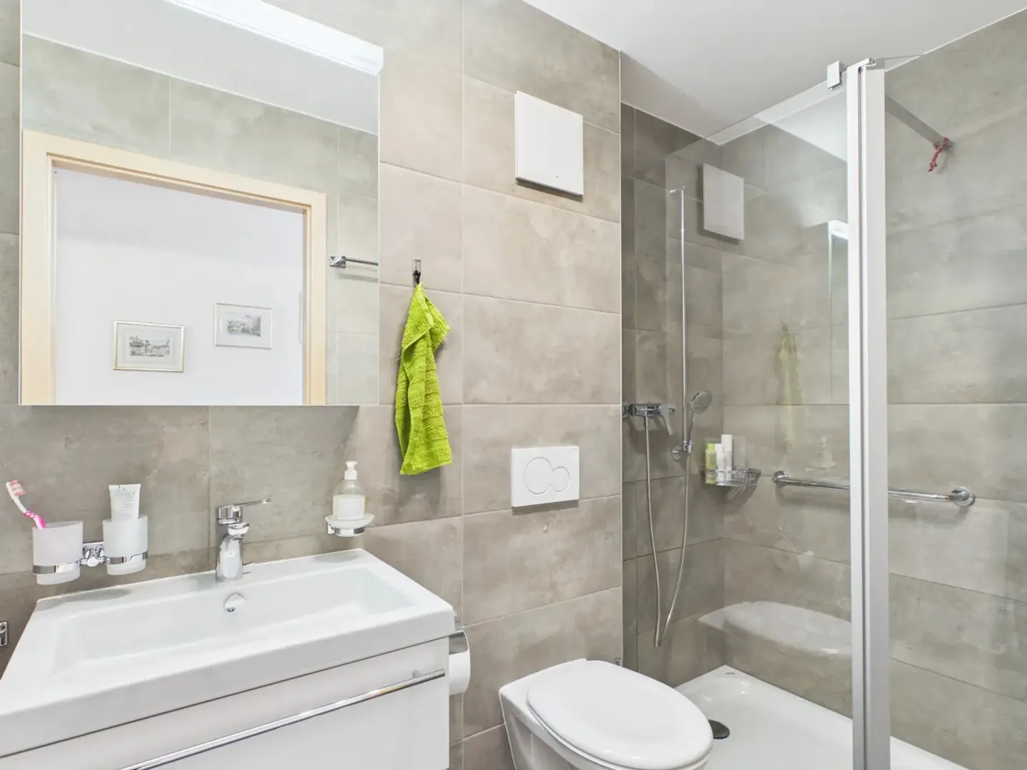 Beautiful 3.5 rooms with 75m2 of outdoor space on Les Terrasses de l’Ardève - Photo 9 of 14