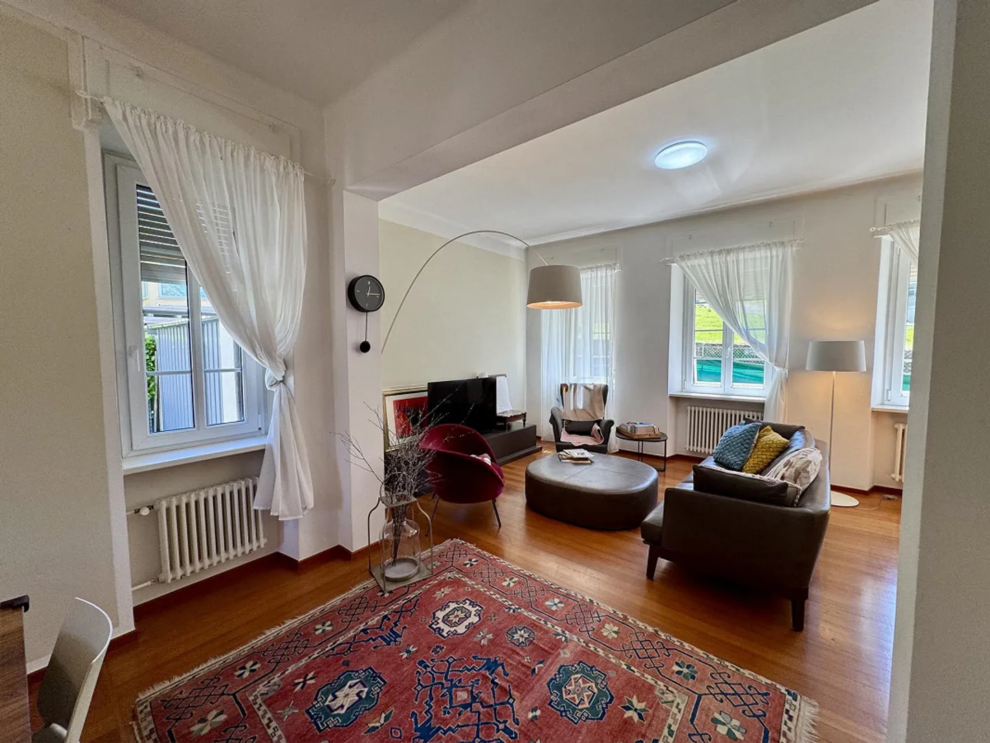 VILLA IM STIL IM ZENTRUM VON MENDRISIO, DOPPELGARTEN, GARAGE UND PARKPLÄTZE - Foto 4 von 18