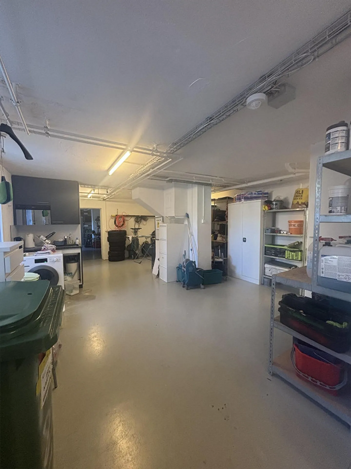 Versatile commercial space with 132 m² - Photo 2 of 5