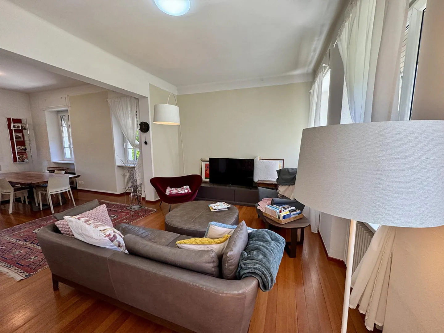 VILLA IM STIL IM ZENTRUM VON MENDRISIO, DOPPELGARTEN, GARAGE UND PARKPLÄTZE - Foto 6 von 18