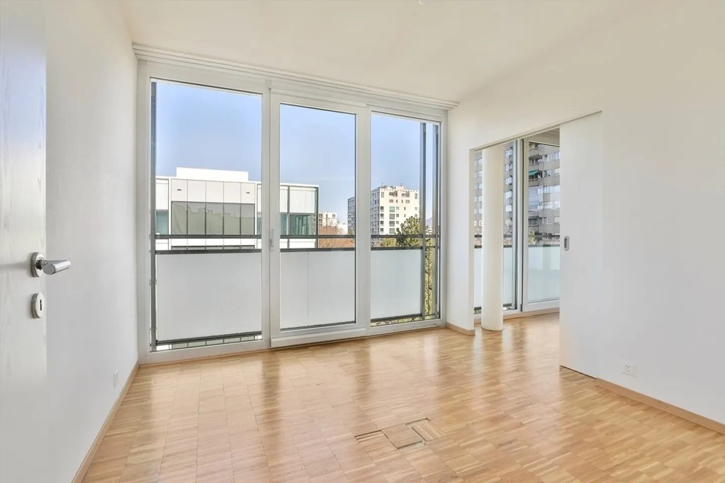 Appartement spacieux dans le quartier de Champel - Photo 3 sur 5