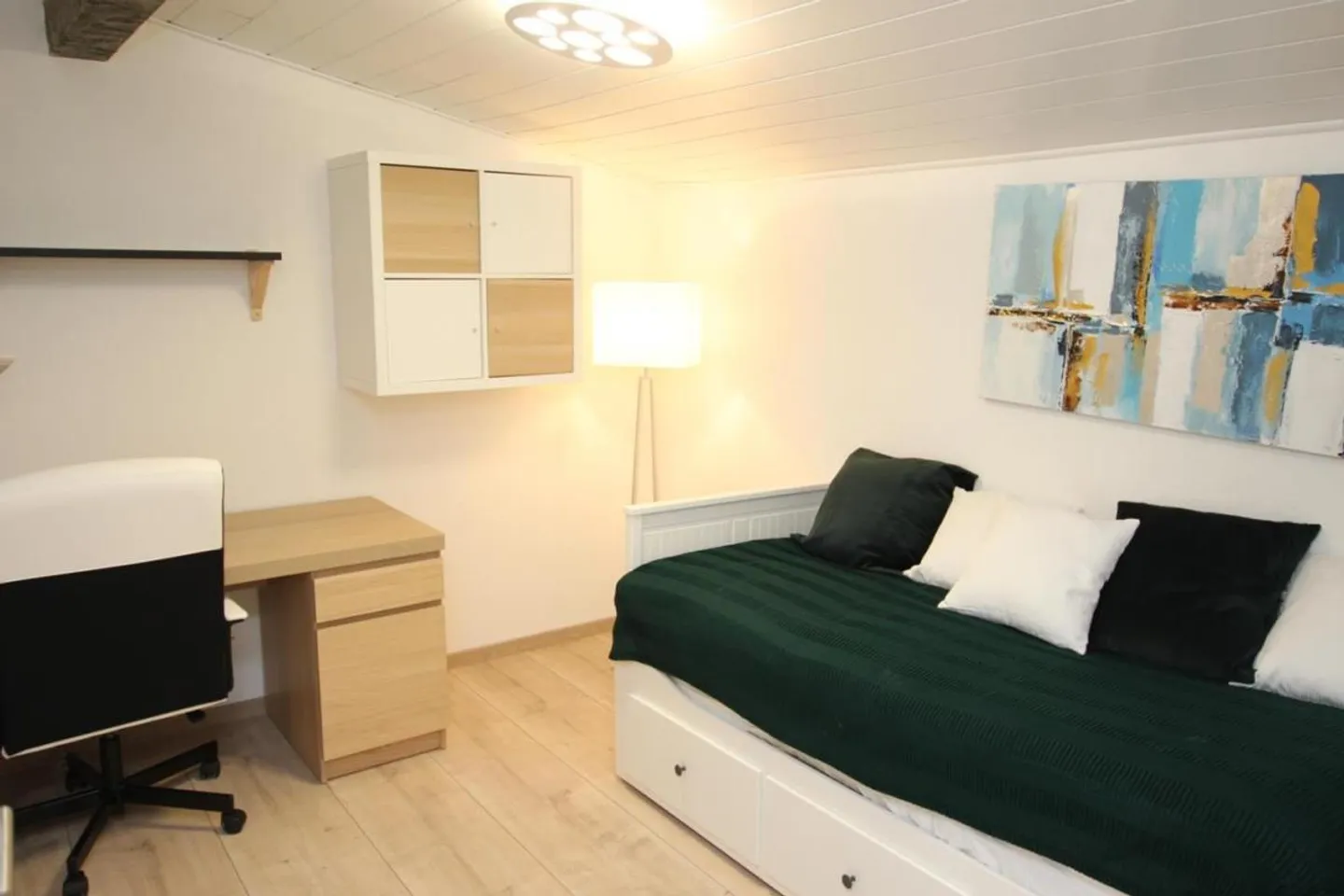 Renovated Cottage with Terrace - Photo 5 of 7