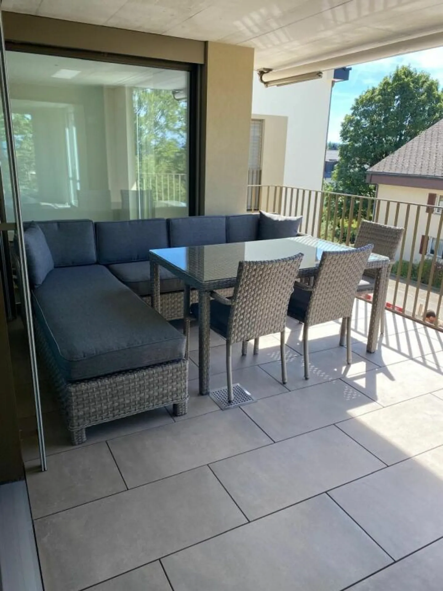Appartement 2,5 pièces avec balcon incluant une place de parking dans le garage souterrain - Photo 3 sur 5
