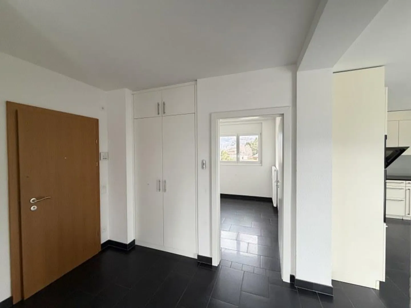 DACHGESCHOSSWOHNUNG 5.5 ZIMMER MIT TERRASSE UND OFFENEM BLICK - Foto 5 von 13