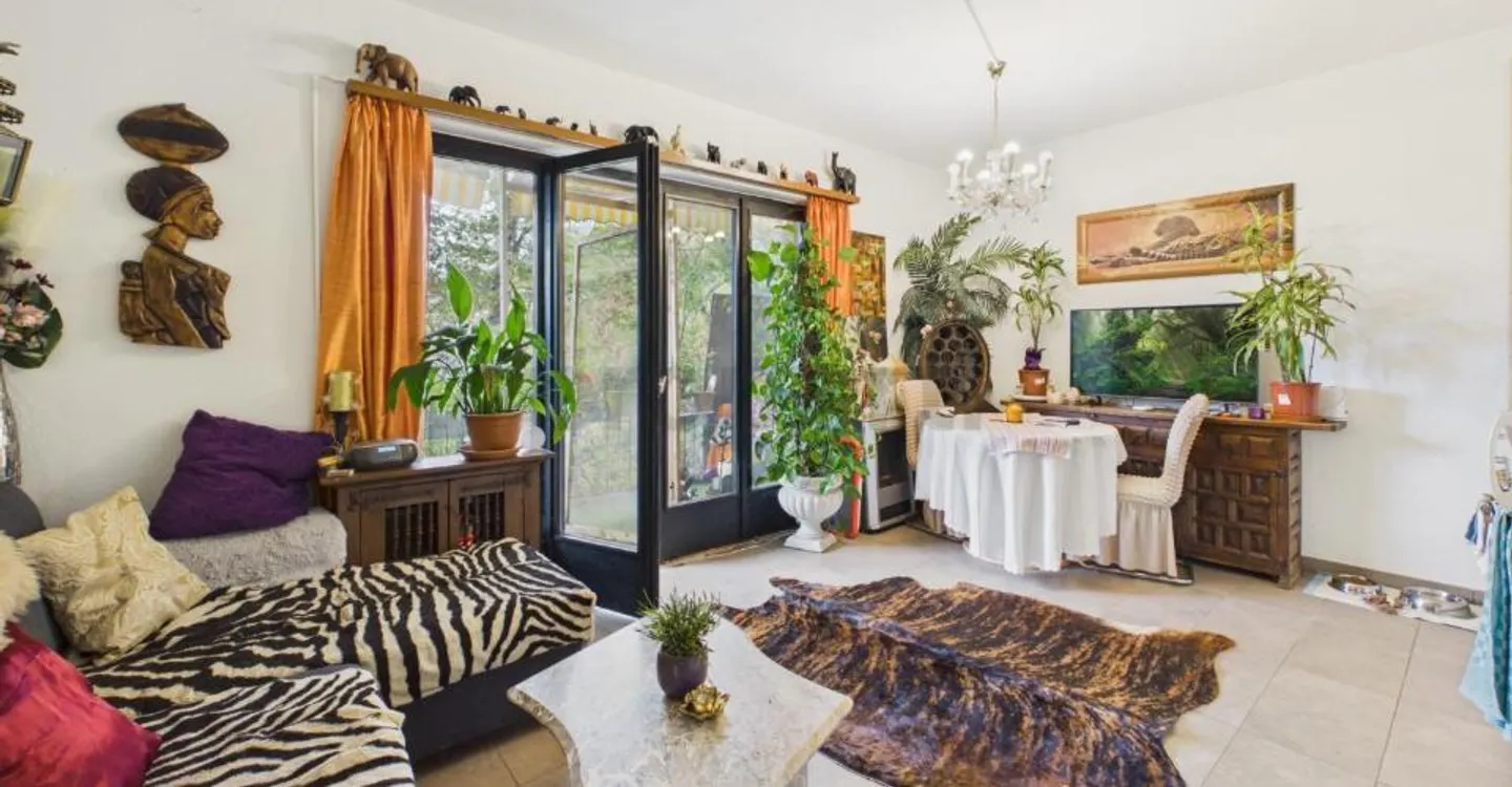 Maison bifamiliale avec vue panoramique dans un quartier résidentiel de Cugnasco - Foto 4 di 12