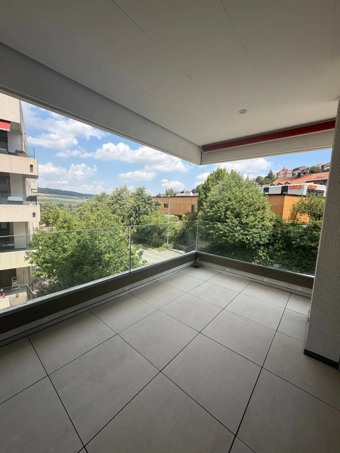 Modernes 3.5-Zimmer-Apartment in Romont - Foto 3 von 8