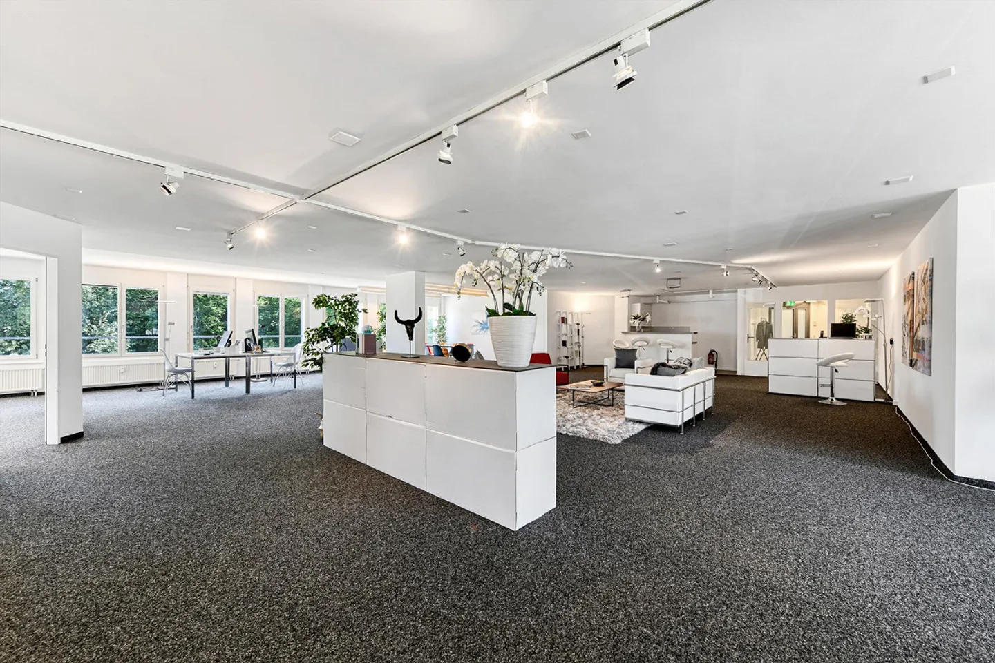 Espace de bureau attrayant dans un emplacement central - Photo 6 sur 10