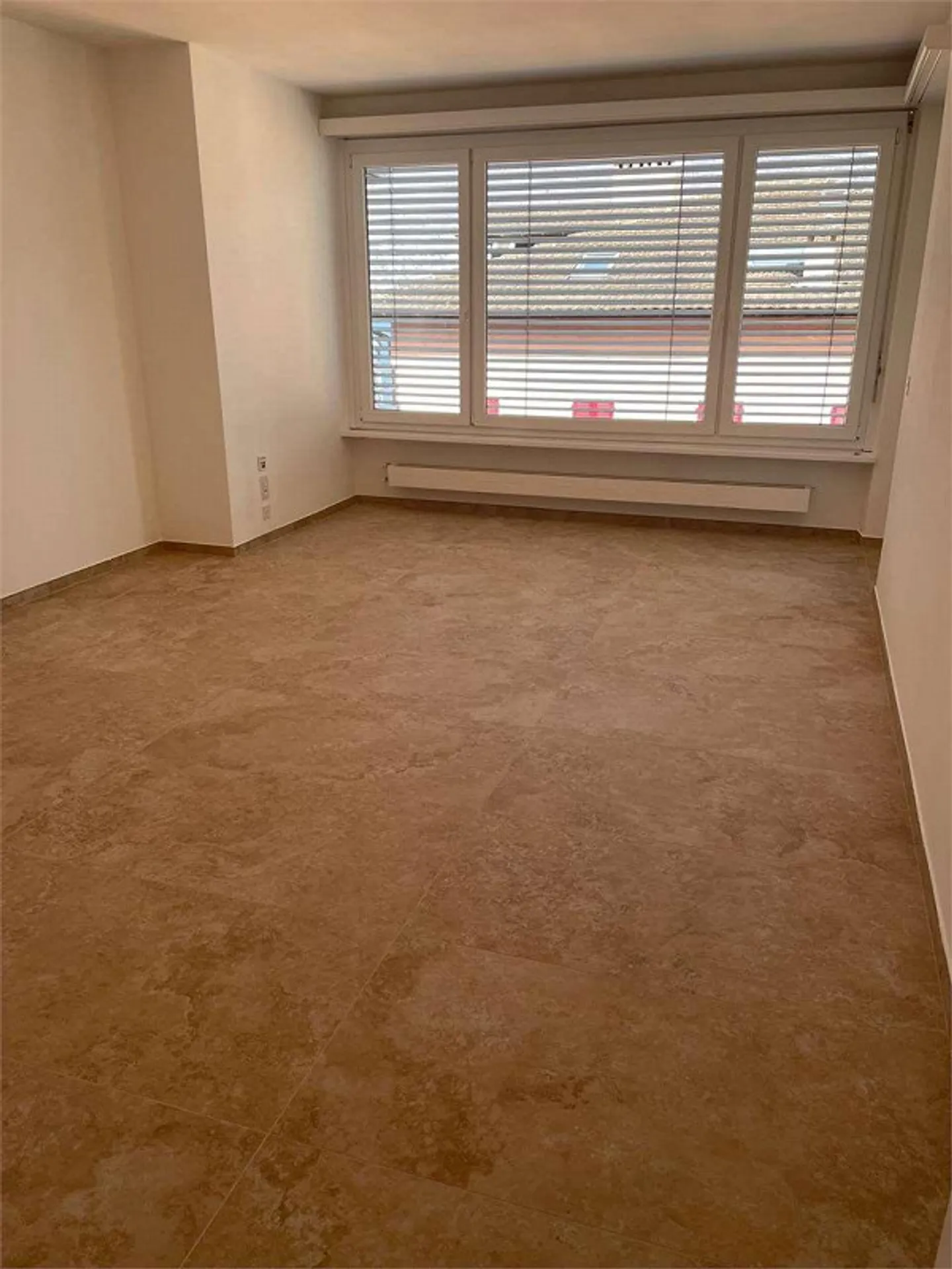 Vira Gambarogno au deuxième étage, appartement spacieux de 3,5 pièces - Photo 2 sur 9