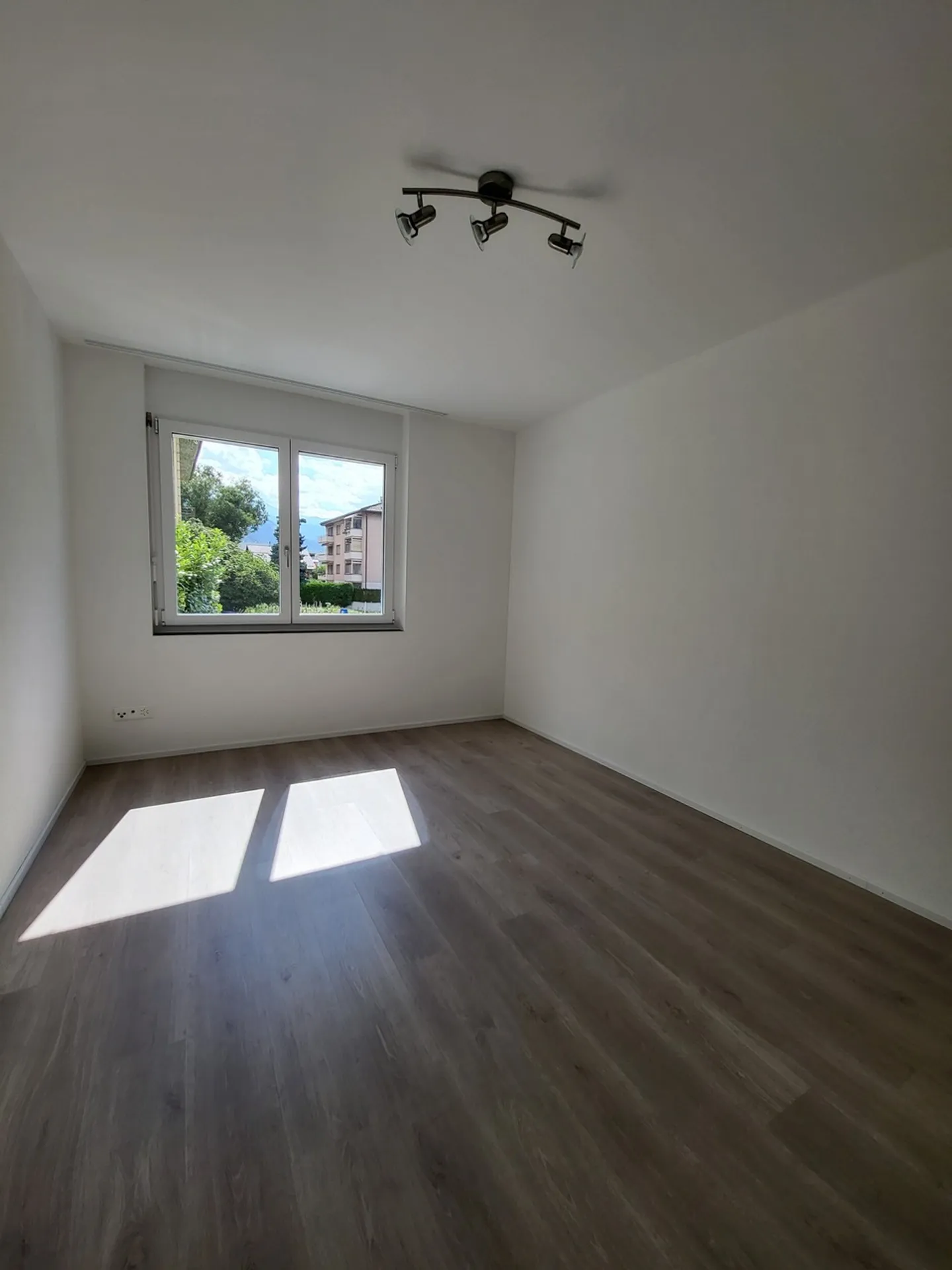 Apartment for rent - Photo 5 of 10