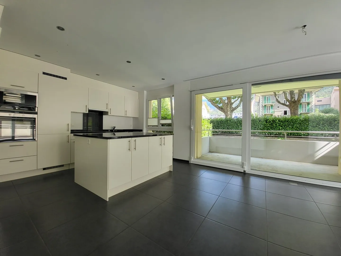 Apartment for rent - Photo 9 of 10