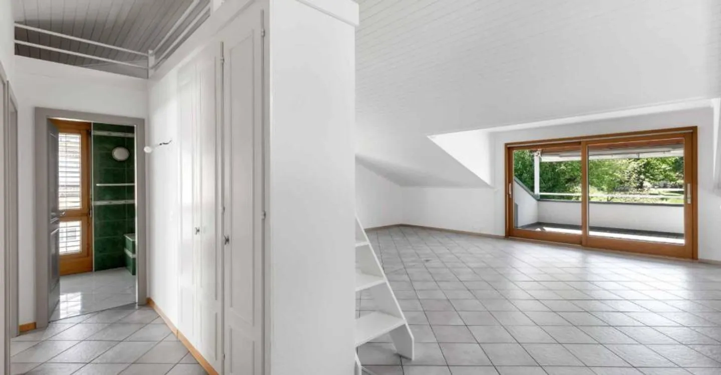 Close to Vevey: bright 4.5 rooms with independent office - Photo 3 of 10