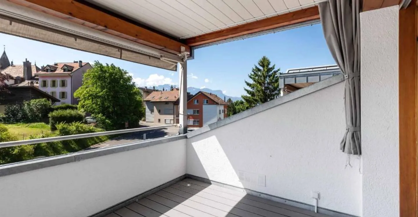 Close to Vevey: bright 4.5 rooms with independent office - Photo 8 of 10