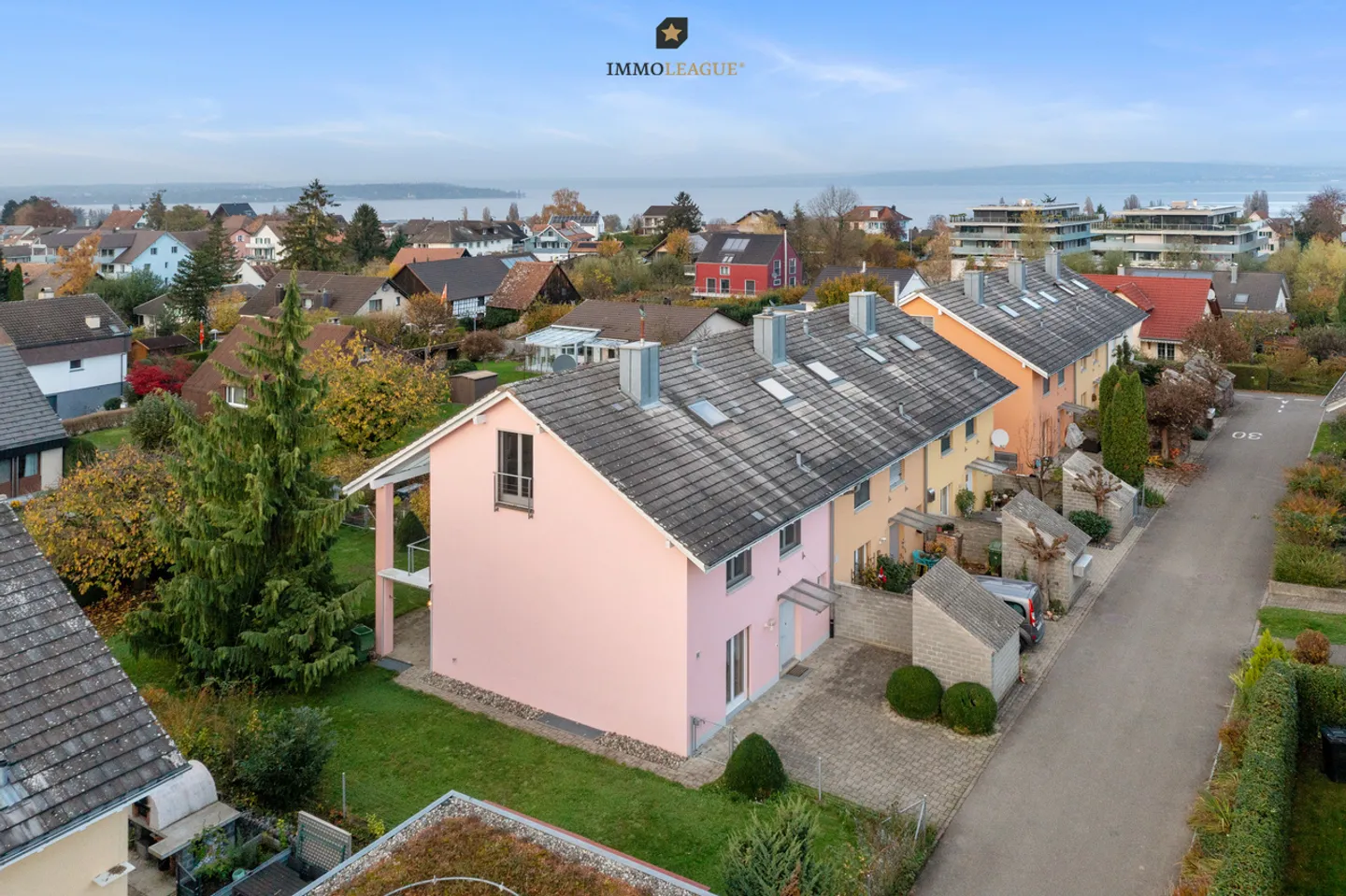 Spaziosa casa da sogno con idillio giardino in posizione desiderabile. - Foto 7 di 10