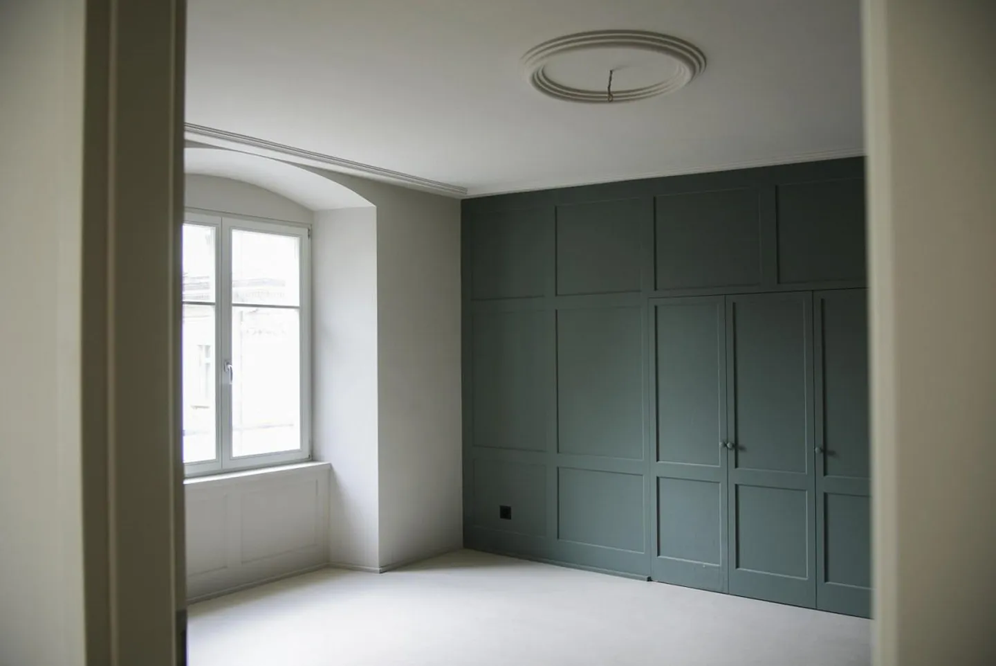 Living with Style - Charming Old Building Apartment in New Shine - Photo 4 of 7