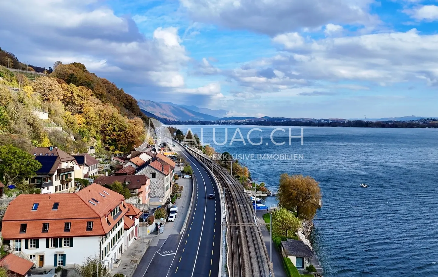 VILLA UNIFAMILIARE CON VISTA LAGO NON OSTRUITA - Foto 2 di 14