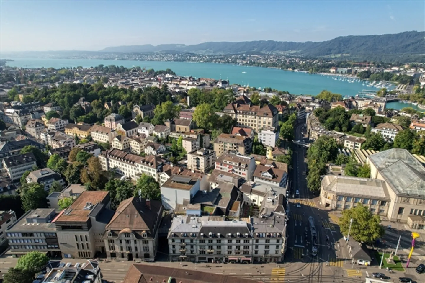 Find from the Founding Era - in the Heart of Zurich - Photo 1 of 11