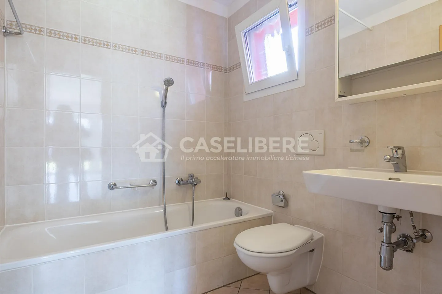 LUMINOSO 2.5 LOCALI A SIGIRINO - Foto 8 di 8