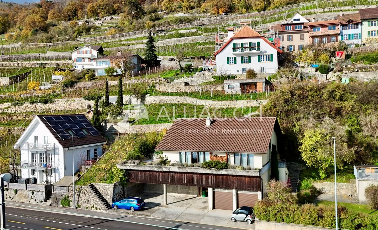 VILLA UNIFAMILIARE CON VISTA LAGO NON OSTRUITA - Foto 1 di 14