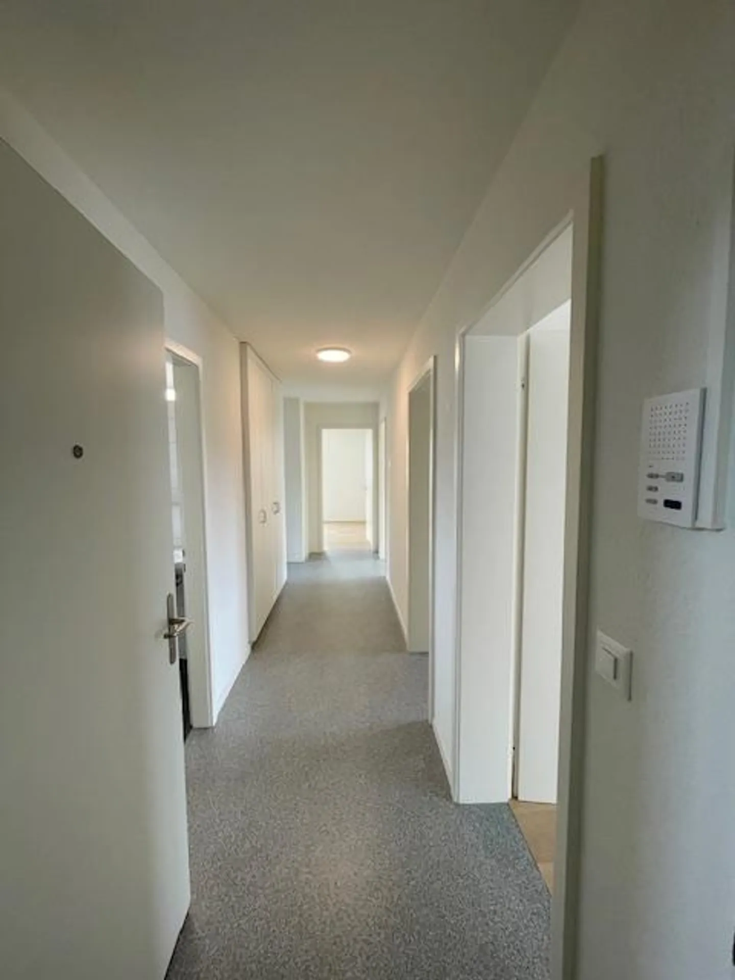 Appartamento 4 locali al 5° piano con vista - Foto 5 di 18