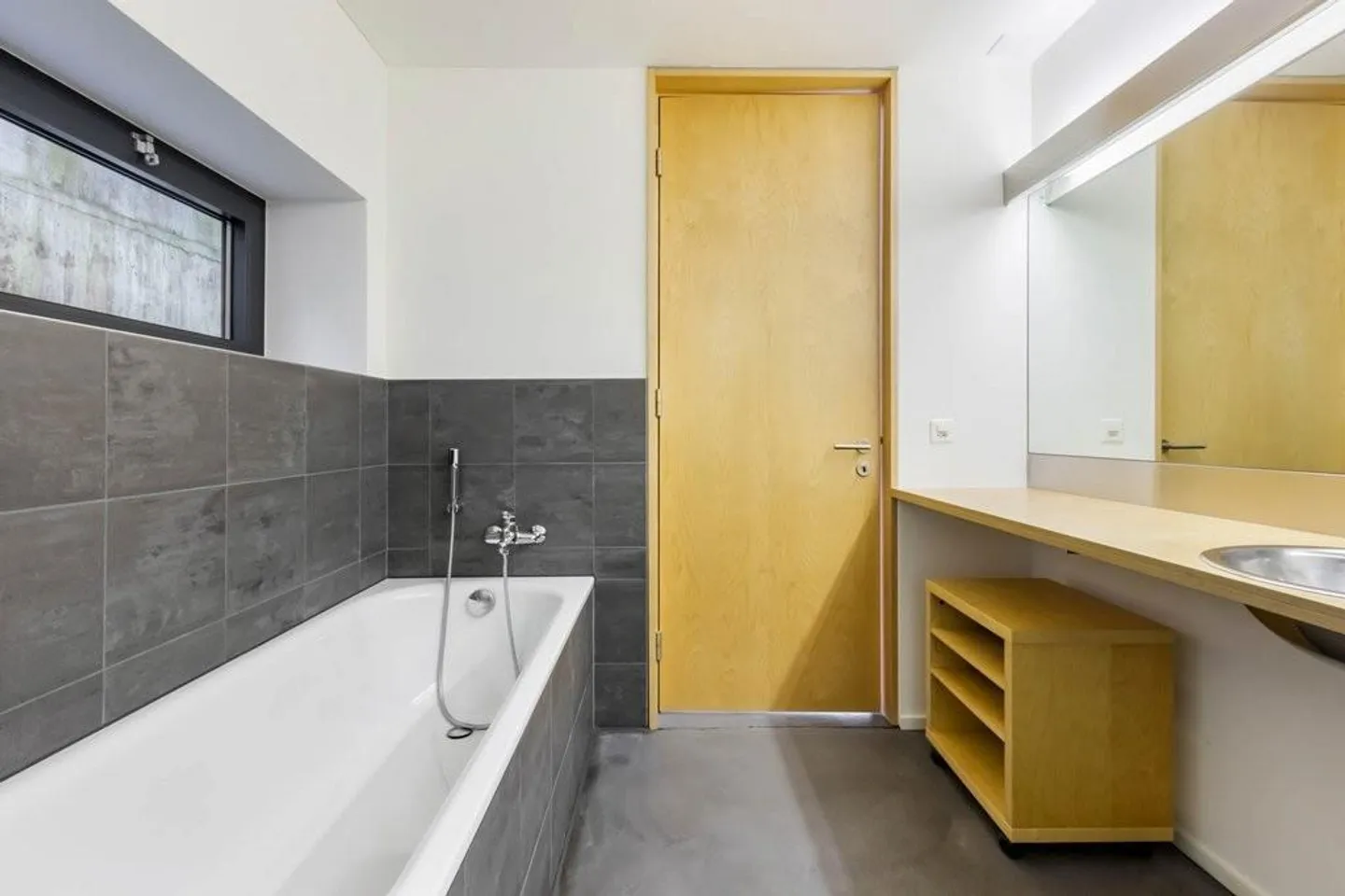 Casa familiare moderna con vista - Foto 5 di 12