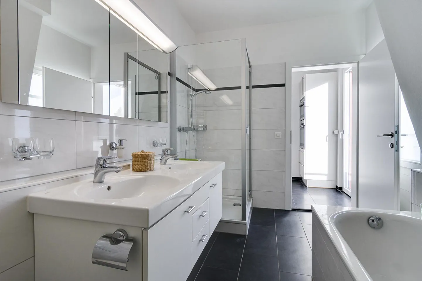 Attraktive 5.5-Zimmer-Maisonette-Wohnung in Top Lage von Wil SG - Photo 3 of 3